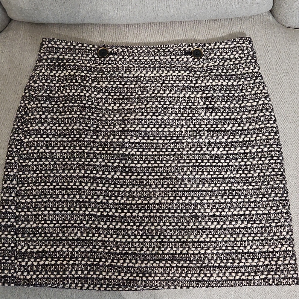 Chic Black and White Tweed Skirt